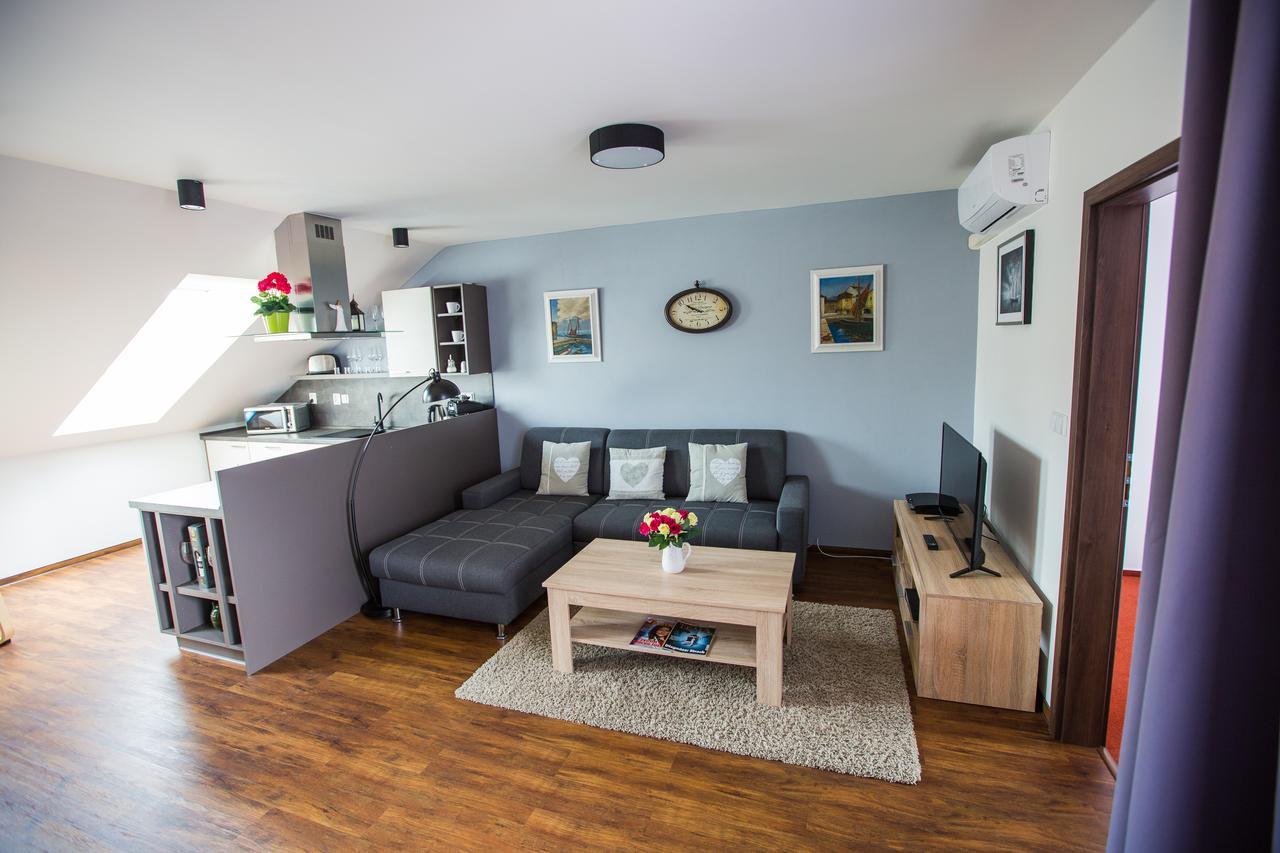 Apartmany U Sv. Krystofa Bzenec Exterior foto